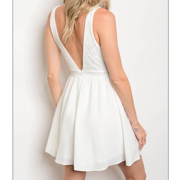 Sale! USA Made, beautiful lace, Ivory dress - Picture 3 of 8